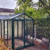 Janssens Helios Urban greenhouse in green