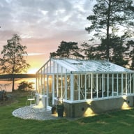 Janssens Mur white greenhouse garden room
