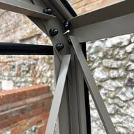 Elite Titan 700 cantilever bracing joint, installed