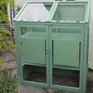 Thorndown Reed Green Peelable Glass Paint shading