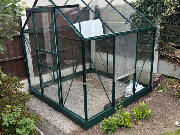 Vitavia 6x6 Green Venus 3800 with toughened glass